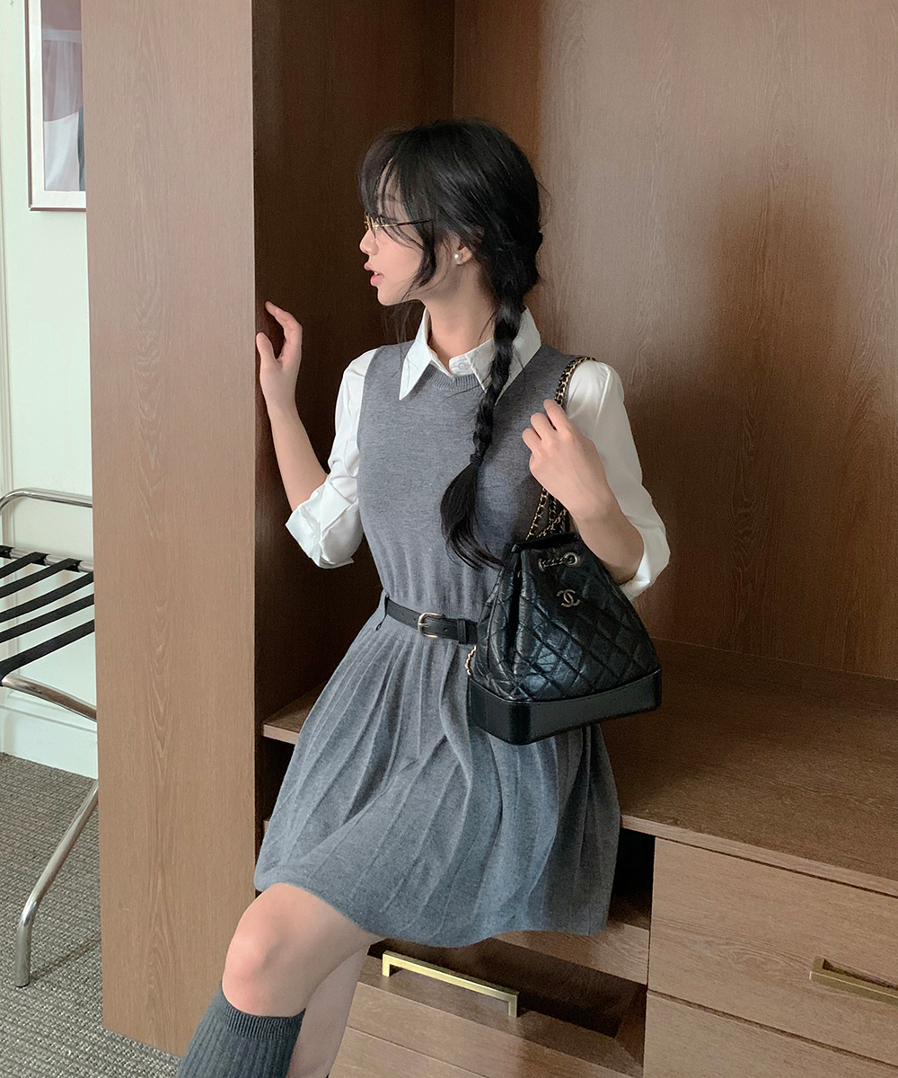 ラウンドネックカーディガン&ノースリニットワンピースSET