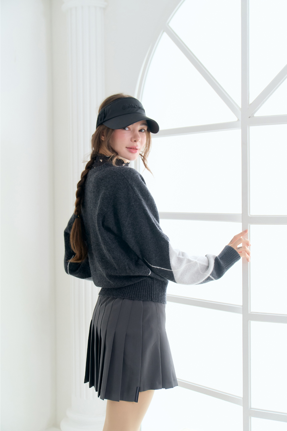 ラウンドネックアーガイル柄ニット(グレー) | レディースファッション