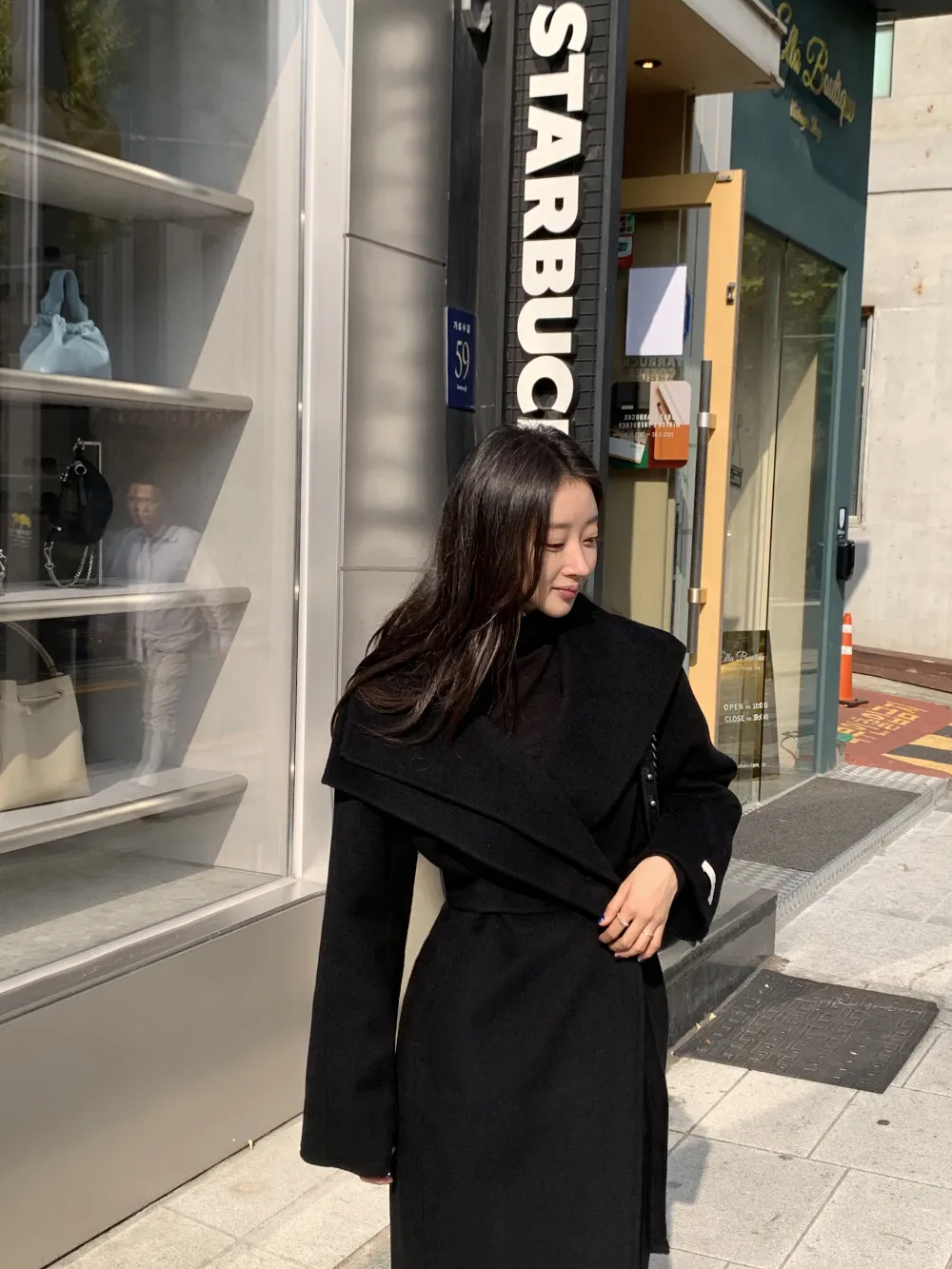 코트 모델 착용 이미지-S8L4