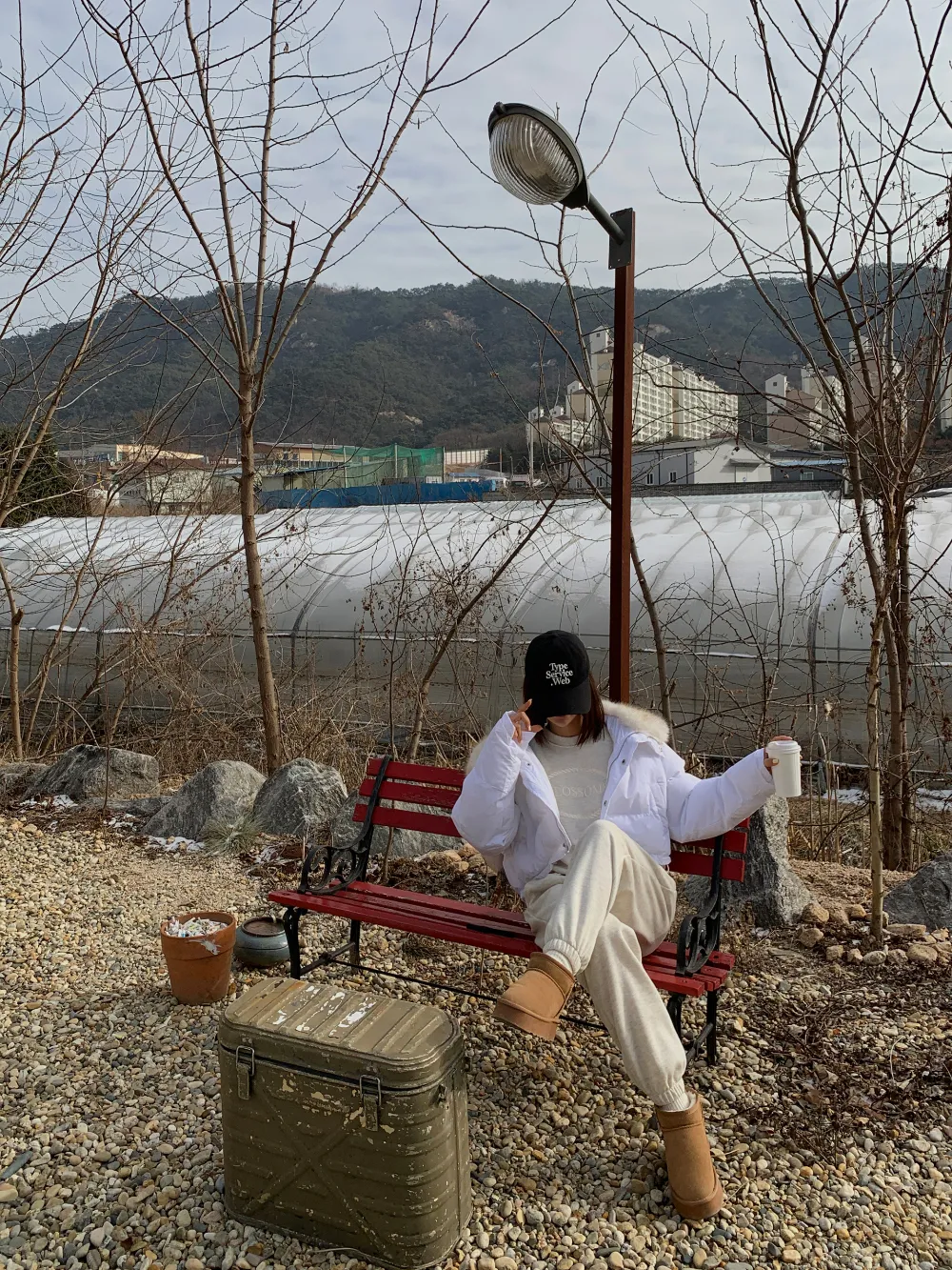 패딩 모델 착용 이미지-S1L29