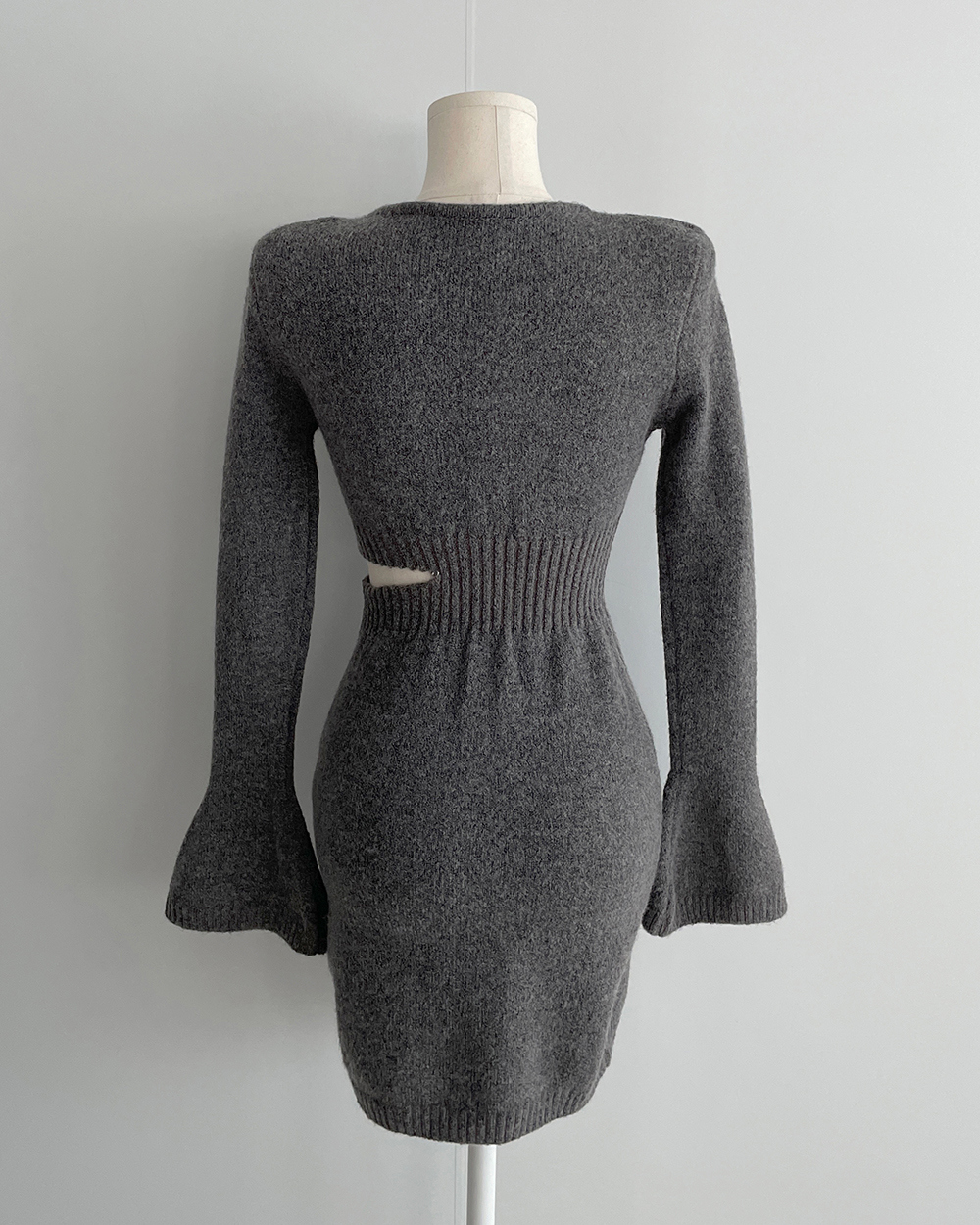 グレインドプードル ウール混 ミニワンピース ベルスリウエストカットニットミニワンピース | レディース