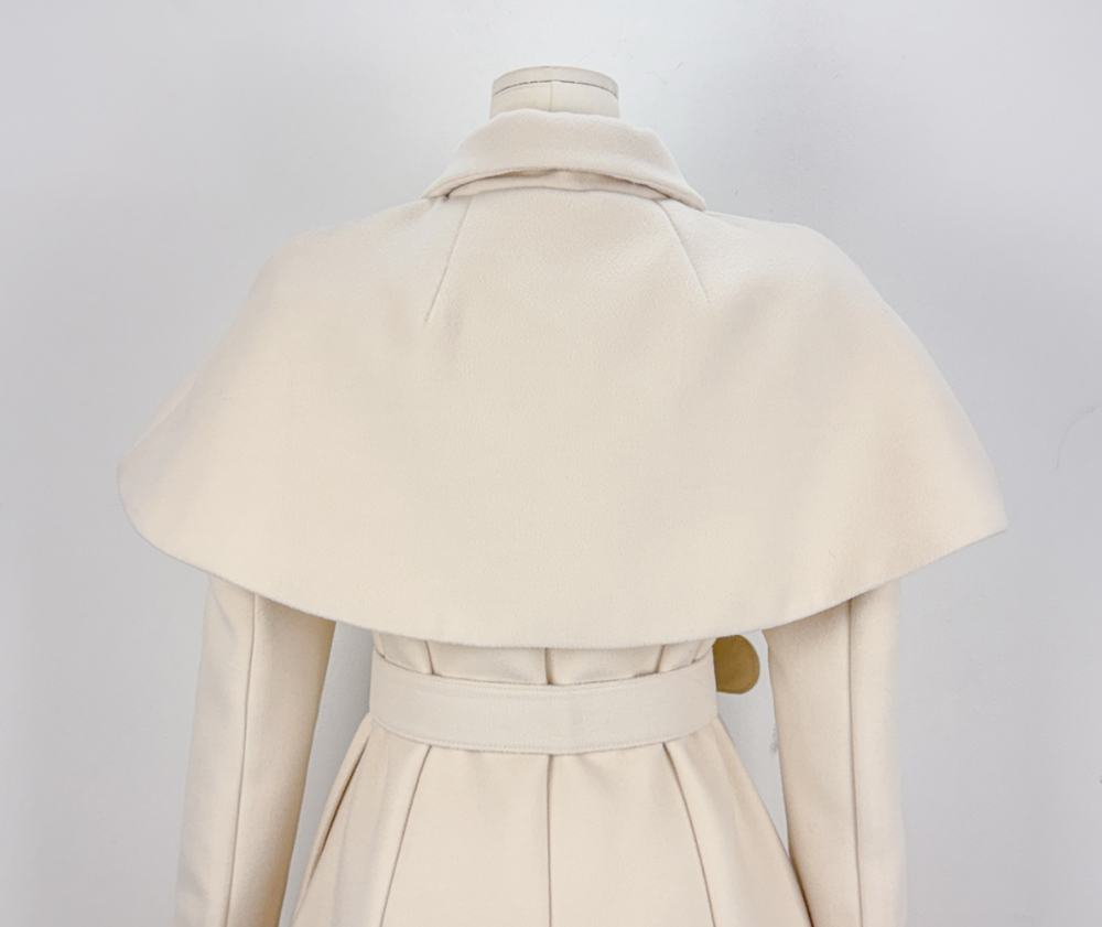 ベルト付くるみボタンケープAラインコート | レディース