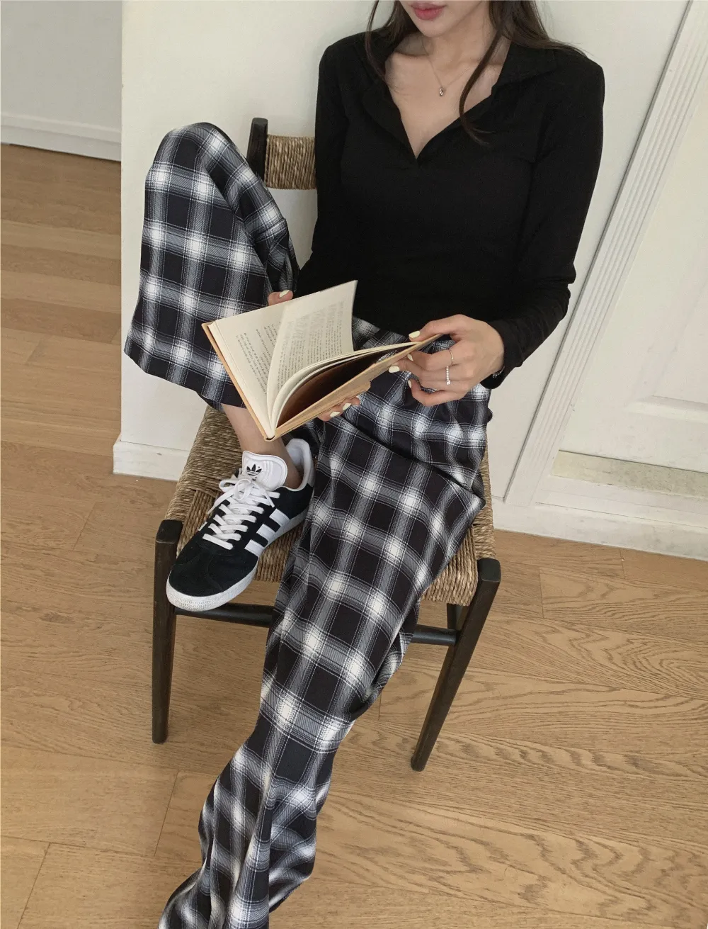 긴 드레스 모델 착용 이미지-S5L10