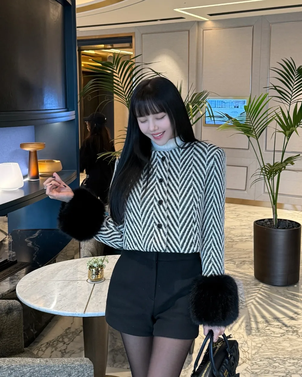 長袖Tシャツ モデル画像-S7L2