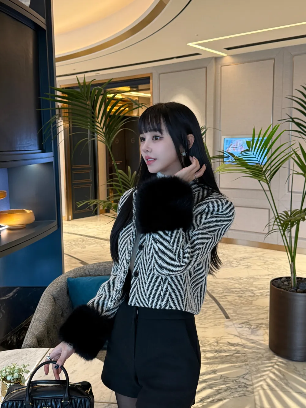 長袖Tシャツ モデル画像-S2L3