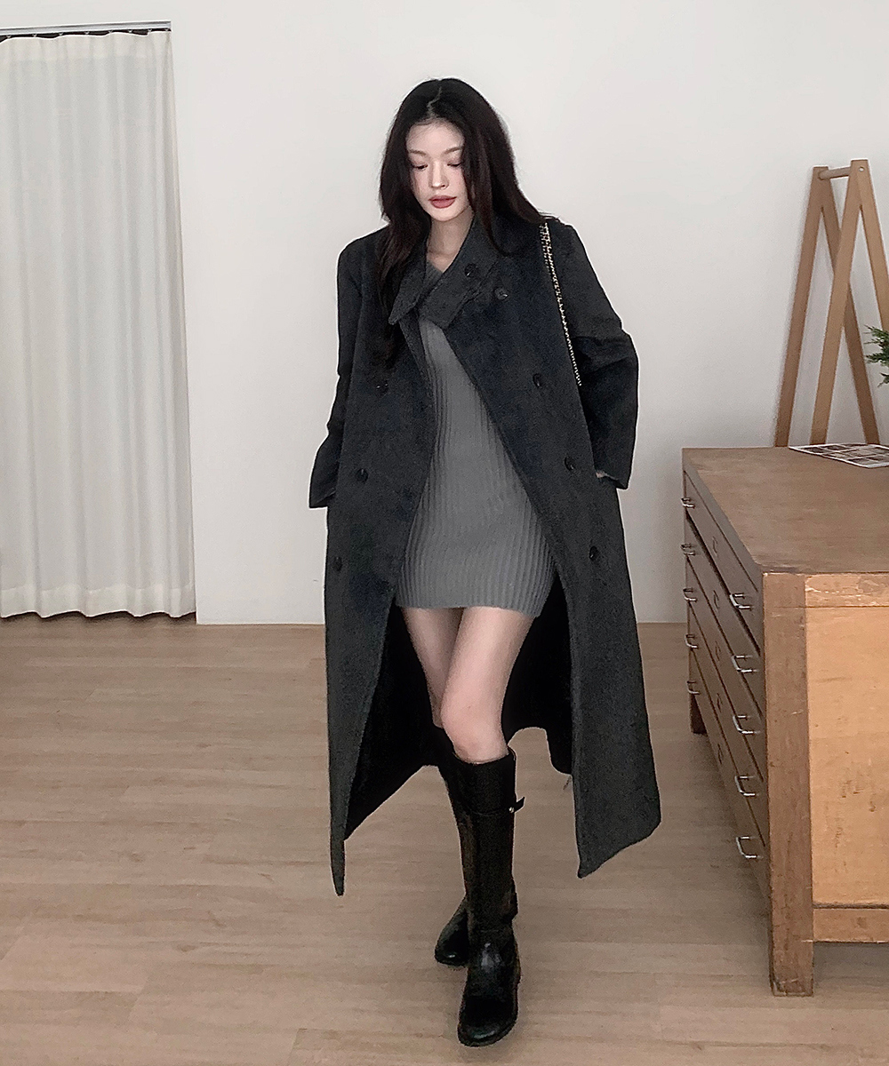 ストラップ付ダウン裏地スタンドカラーダブルボタンコート