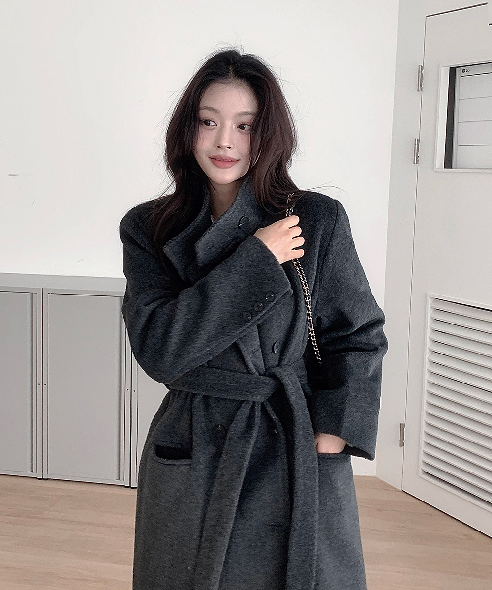 ストラップ付ダウン裏地スタンドカラーダブルボタンコート