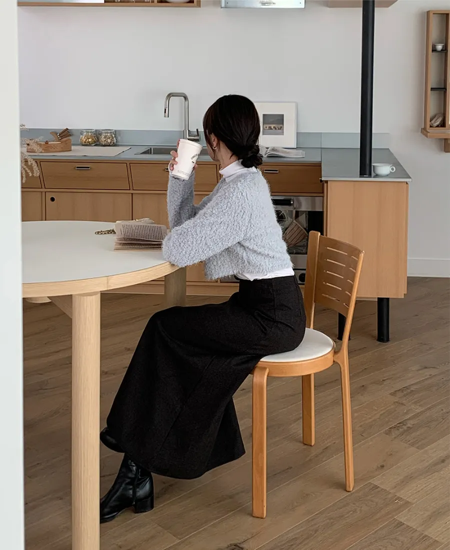 롱 스커트 모델 착용 이미지-S1L24