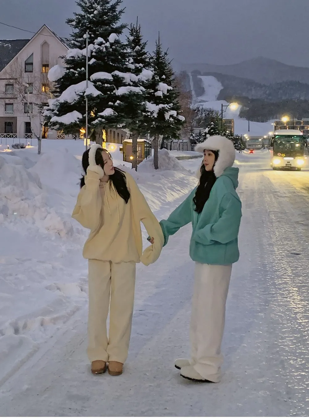 피스타치오 오버핏 양기모긴팔후드티