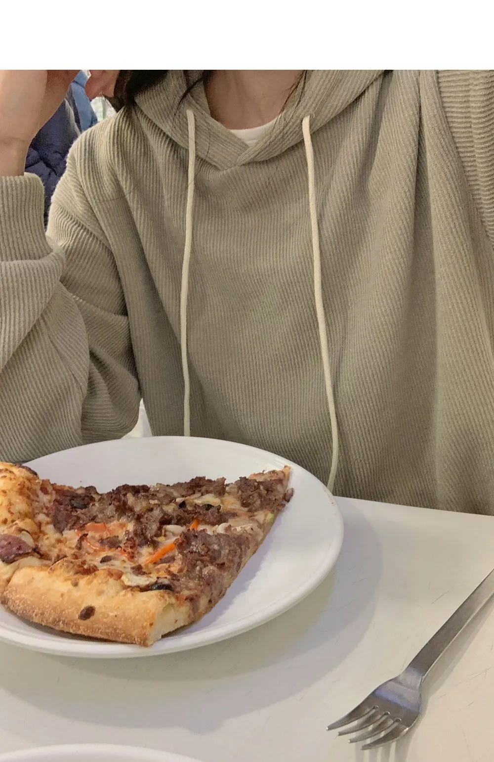 소피에 루즈핏 니트골지 후드롱원피스