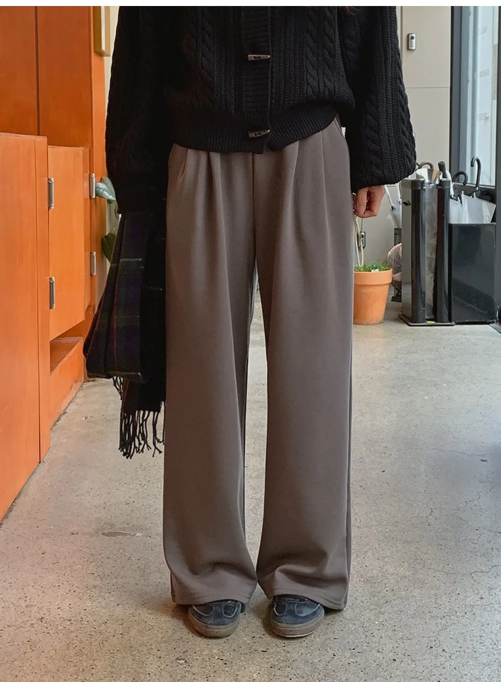라잇큐 투핀턱 밴딩 와이드팬츠
