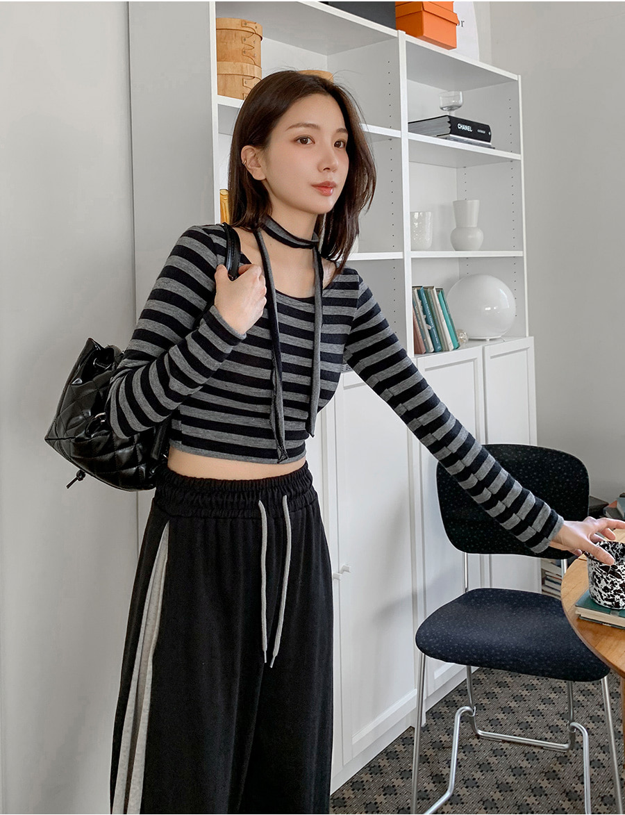 ストラップ付クロップドボーダーTシャツ | レディースファッション通販