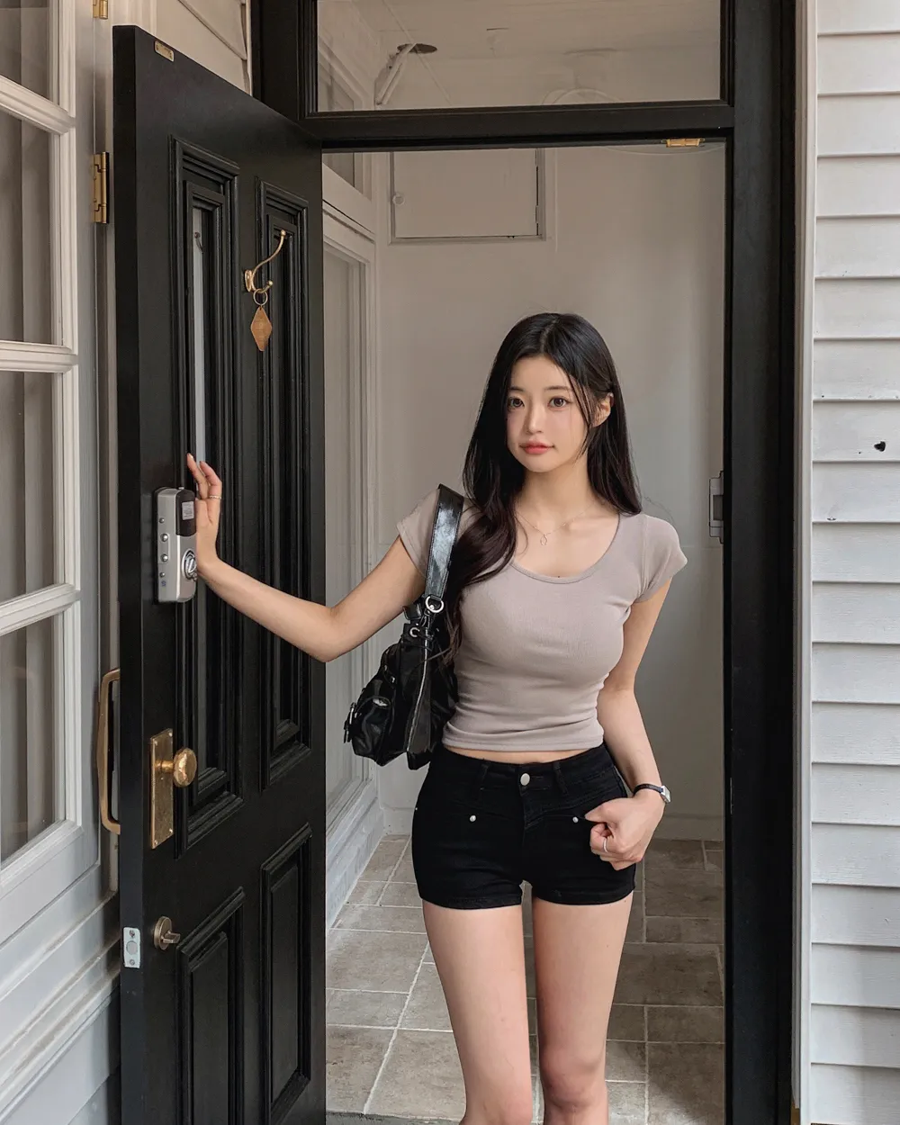 반팔 티셔츠 모델 착용 이미지-S3L41