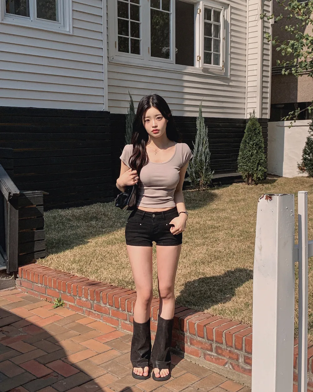 반팔 티셔츠 모델 착용 이미지-S3L44
