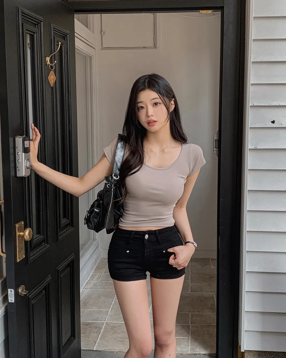 반팔 티셔츠 모델 착용 이미지-S3L42
