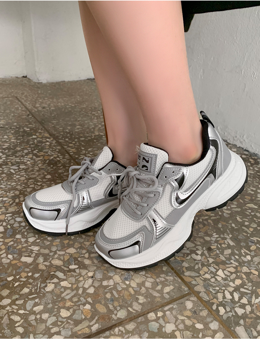 MBE シルバー メッシュ スニーカー MBE シルバー メッシュ スニーカー