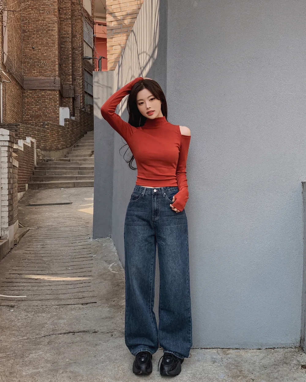 긴팔 티셔츠 모델 착용 이미지-S1L28