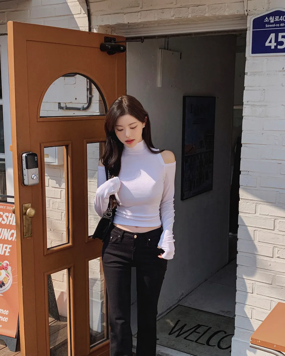 긴팔 티셔츠 모델 착용 이미지-S1L42