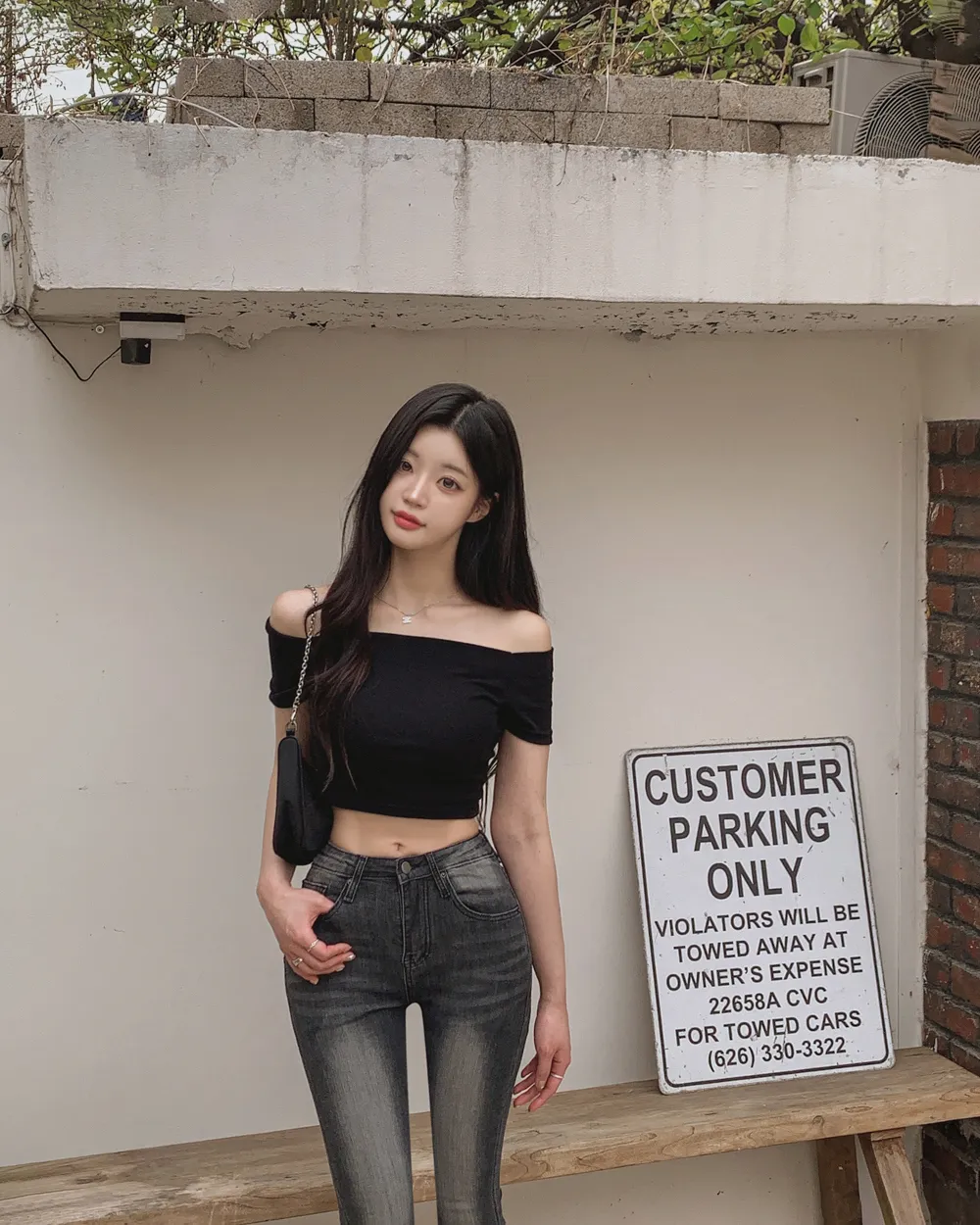 반팔 티셔츠 모델 착용 이미지-S2L9