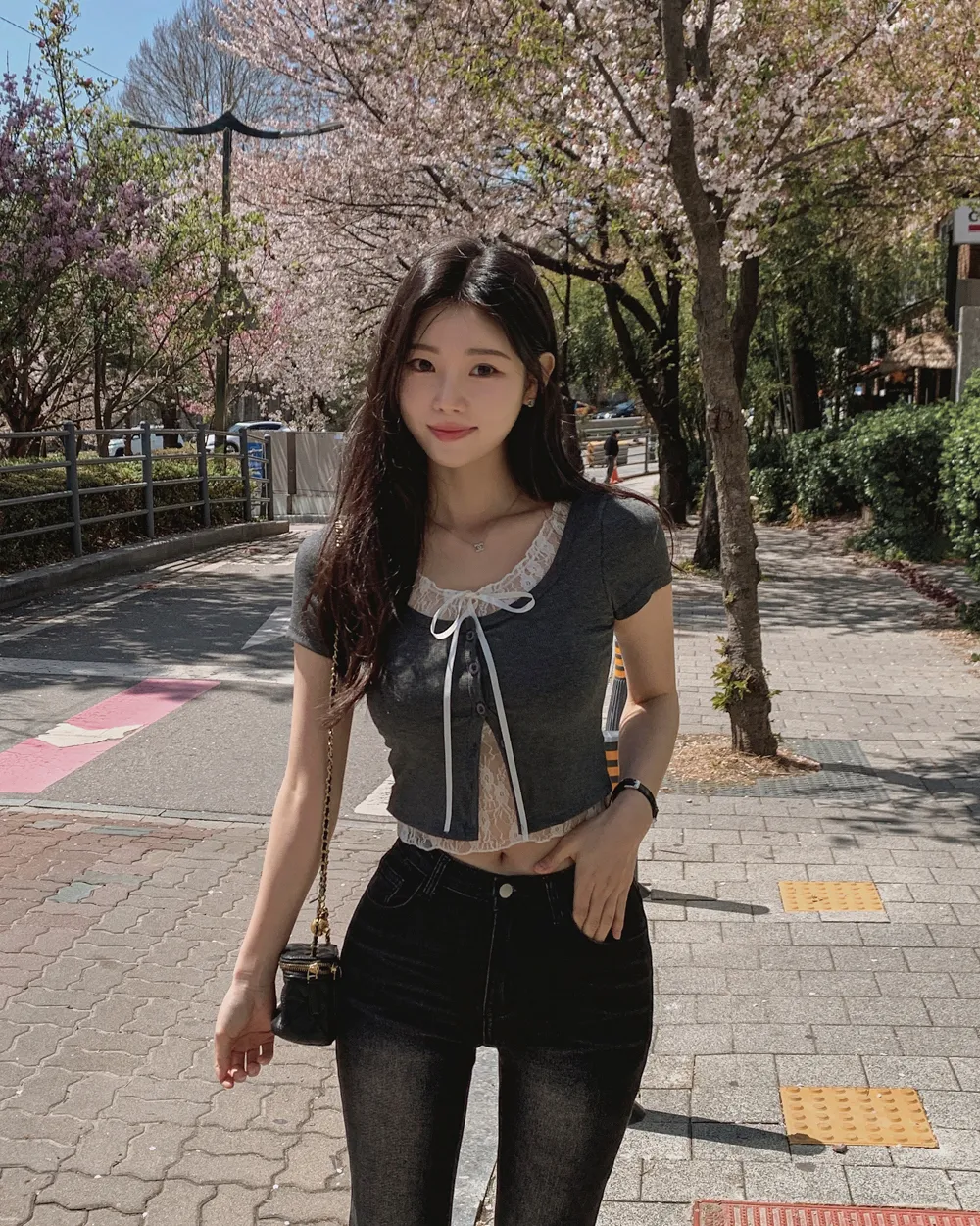 반팔 티셔츠 모델 착용 이미지-S2L43