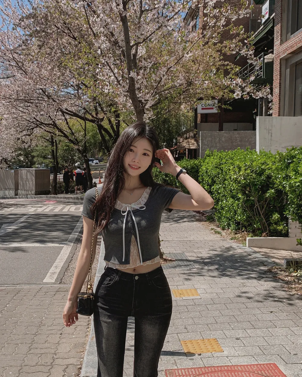 반팔 티셔츠 모델 착용 이미지-S2L53