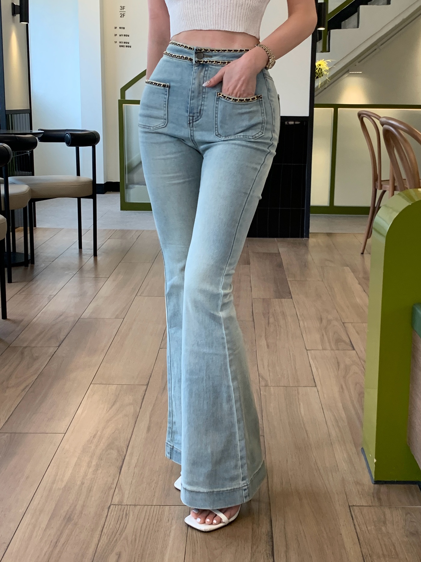 ブーツカットライトブルーデニムパンツ | レディースファッション通販