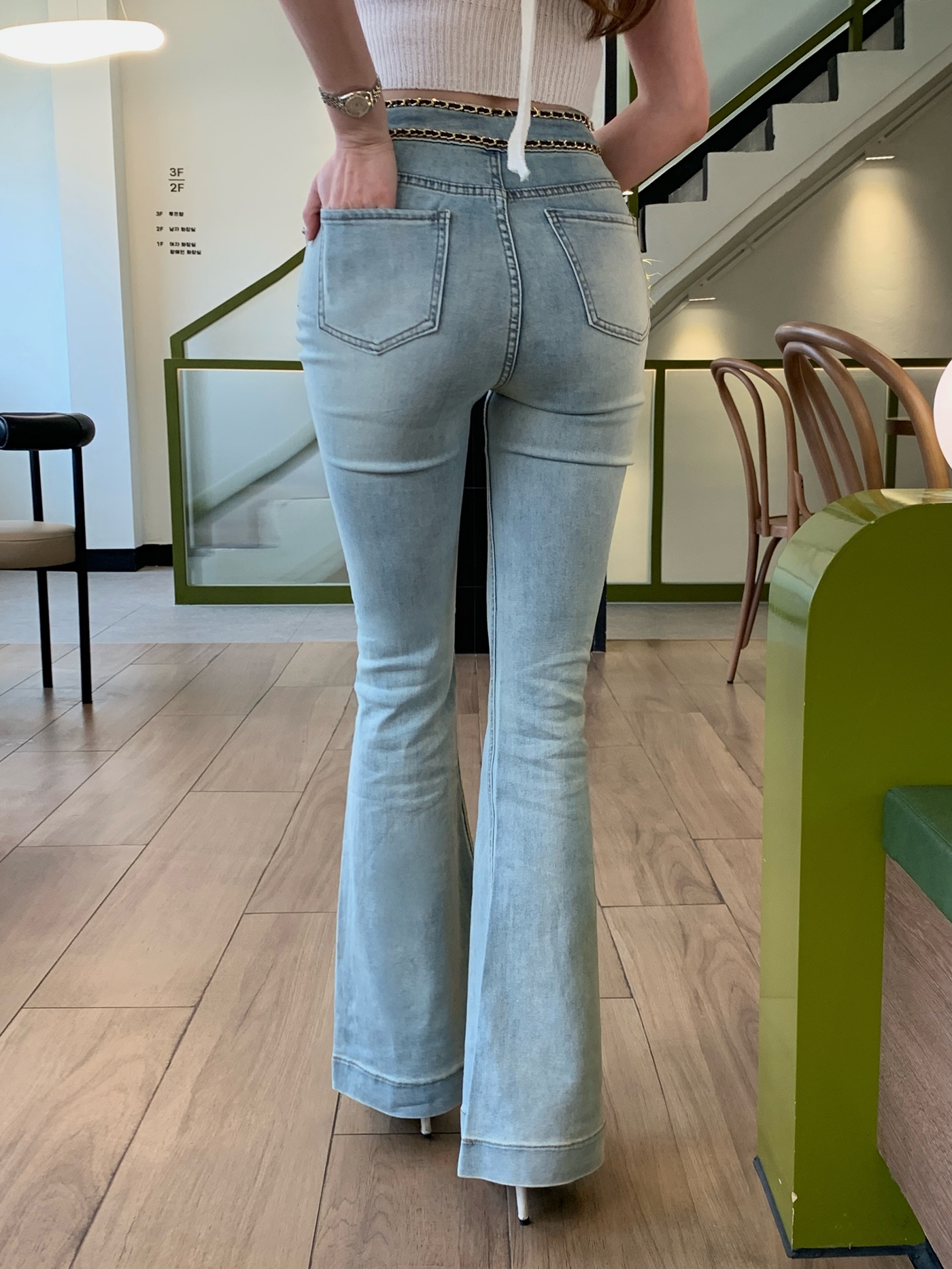 ブーツカットライトブルーデニムパンツ | レディースファッション通販