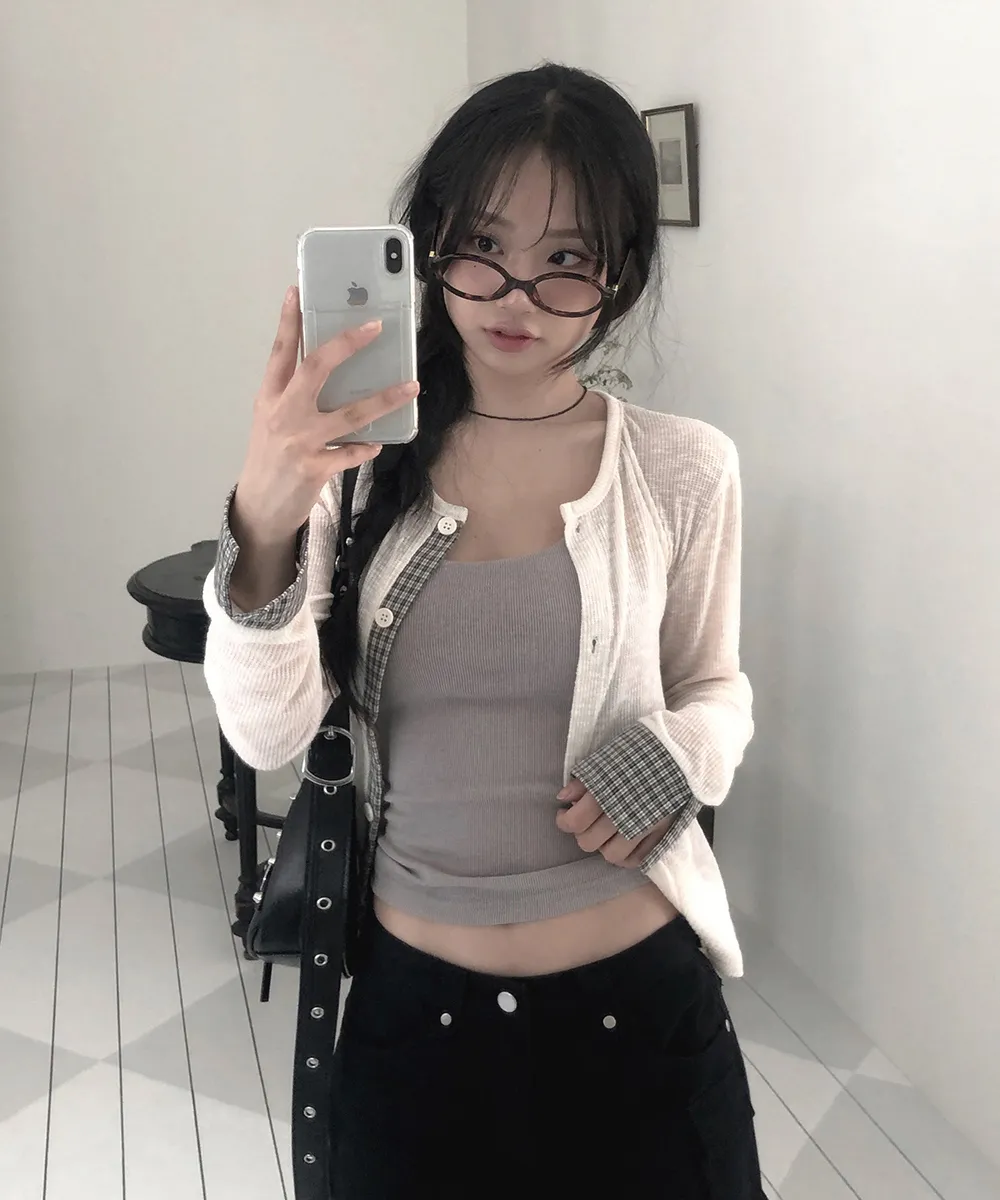 민소매 모델 착용 이미지-S1L6