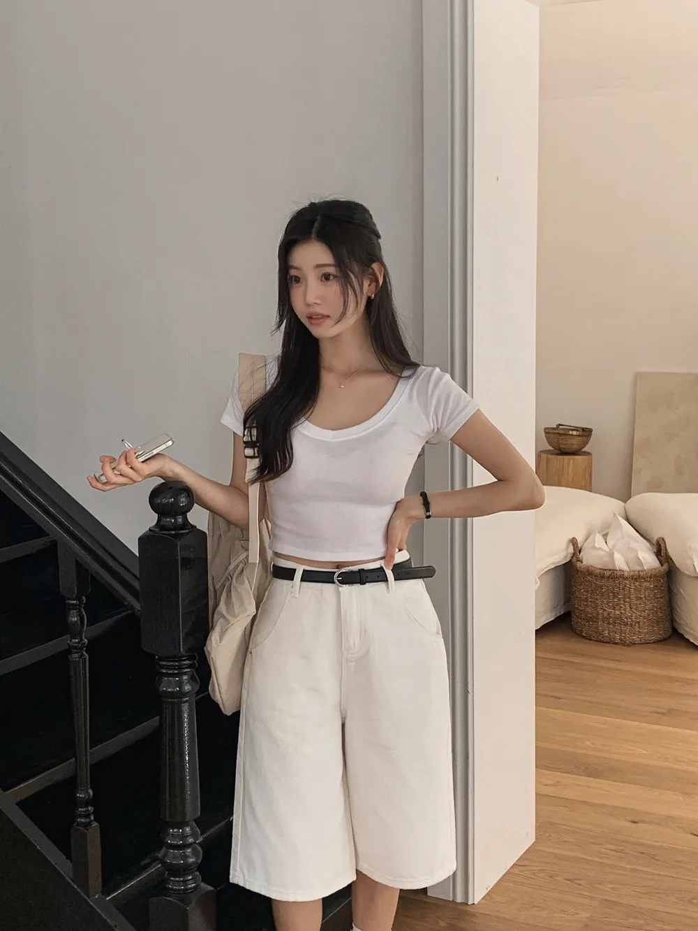 반바지 모델 착용 이미지-S1L55