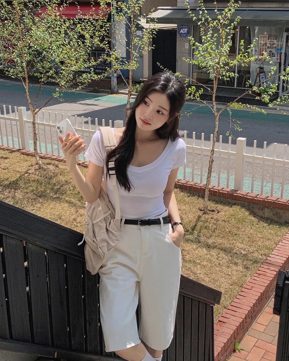 반바지 모델 착용 이미지-S1L65
