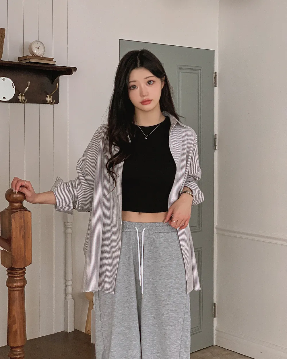민소매 모델 착용 이미지-S1L68
