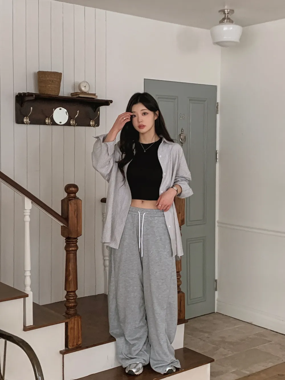 민소매 모델 착용 이미지-S1L90