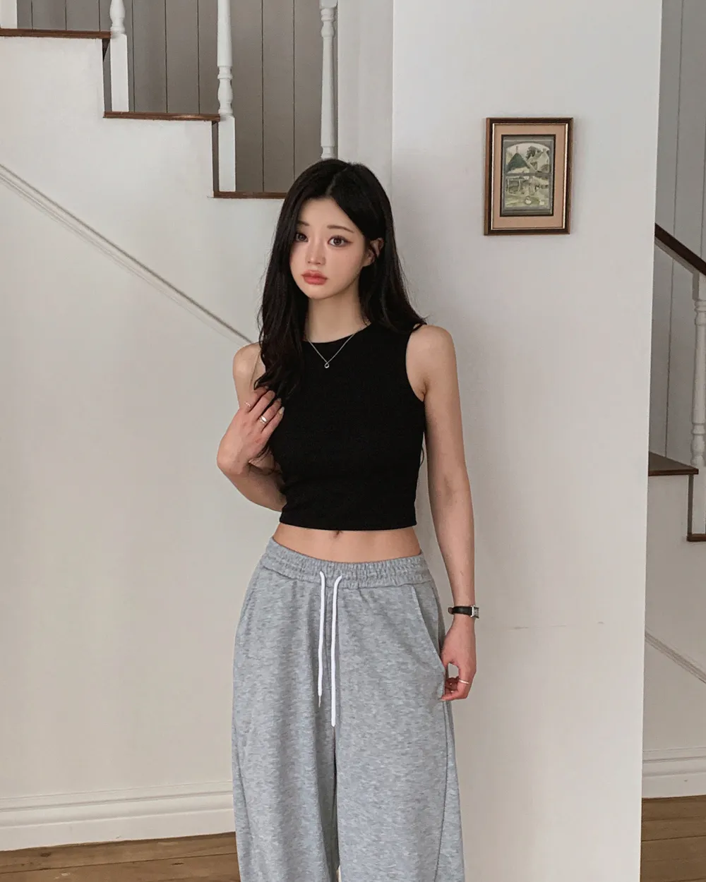민소매 모델 착용 이미지-S1L61