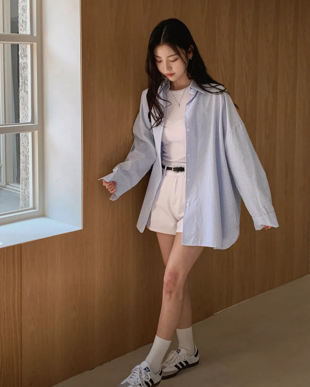 민소매 모델 착용 이미지-S1L31