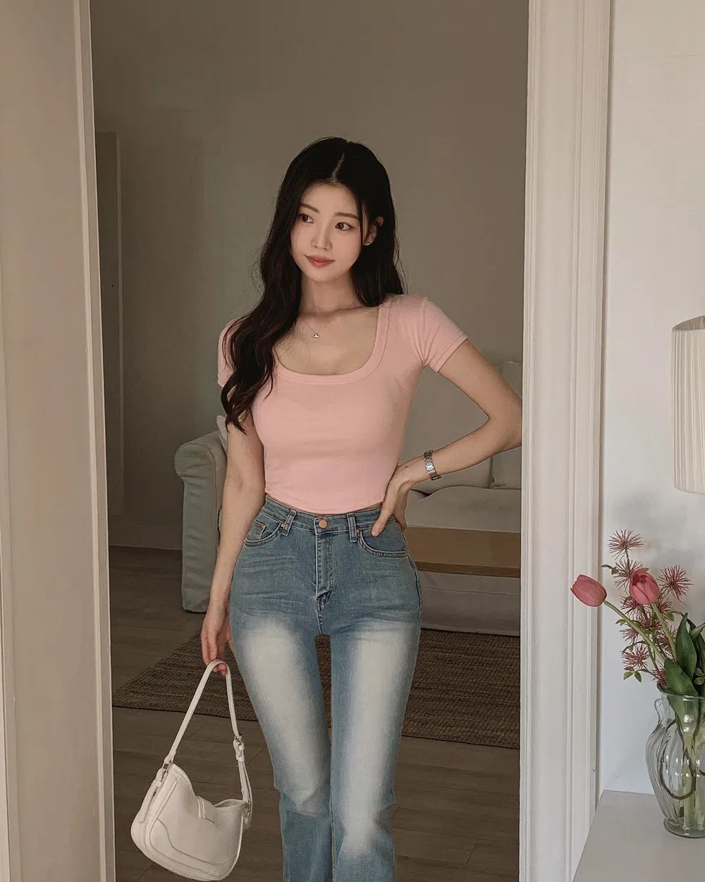 반팔 티셔츠 모델 착용 이미지-S1L53