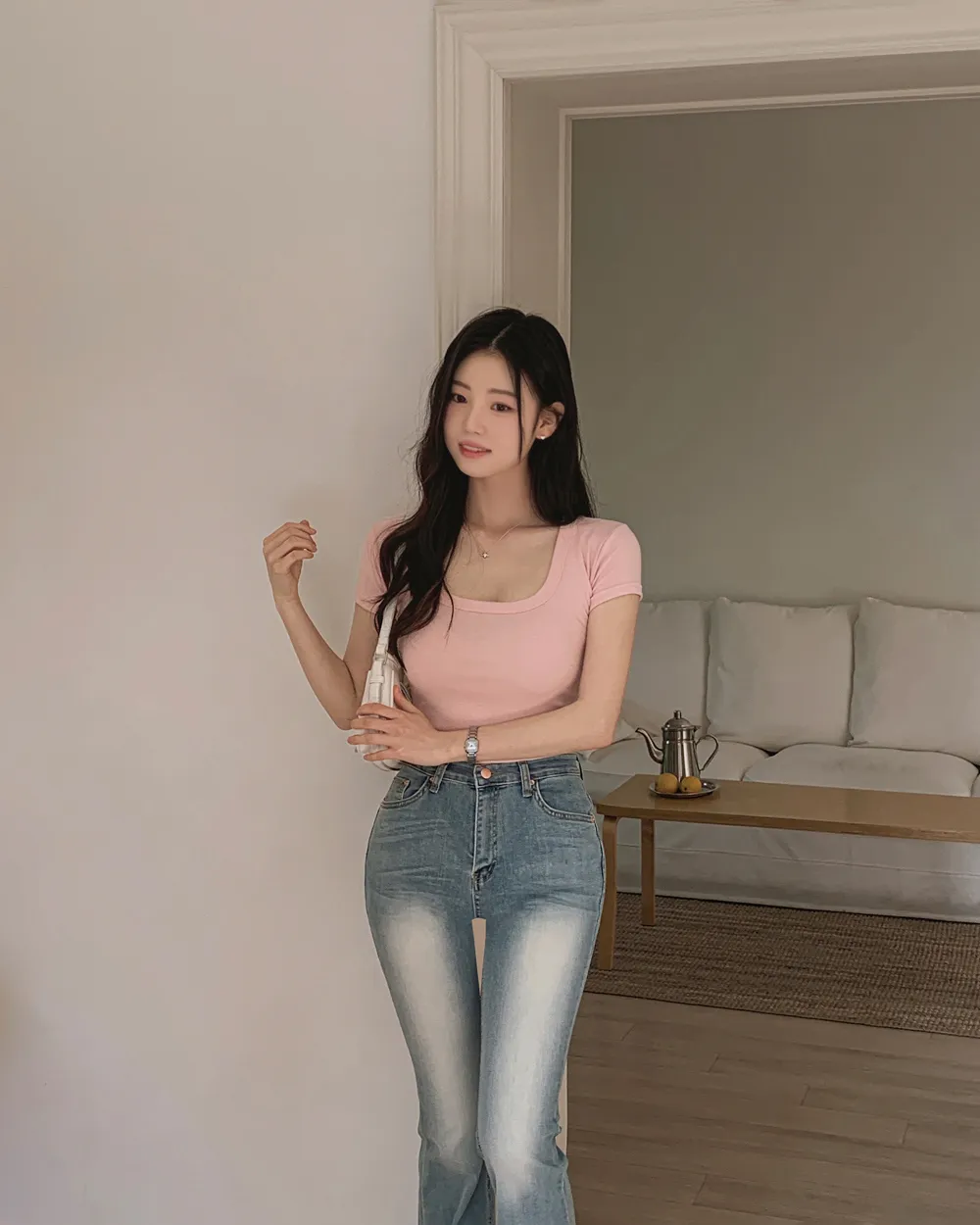반팔 티셔츠 모델 착용 이미지-S1L51