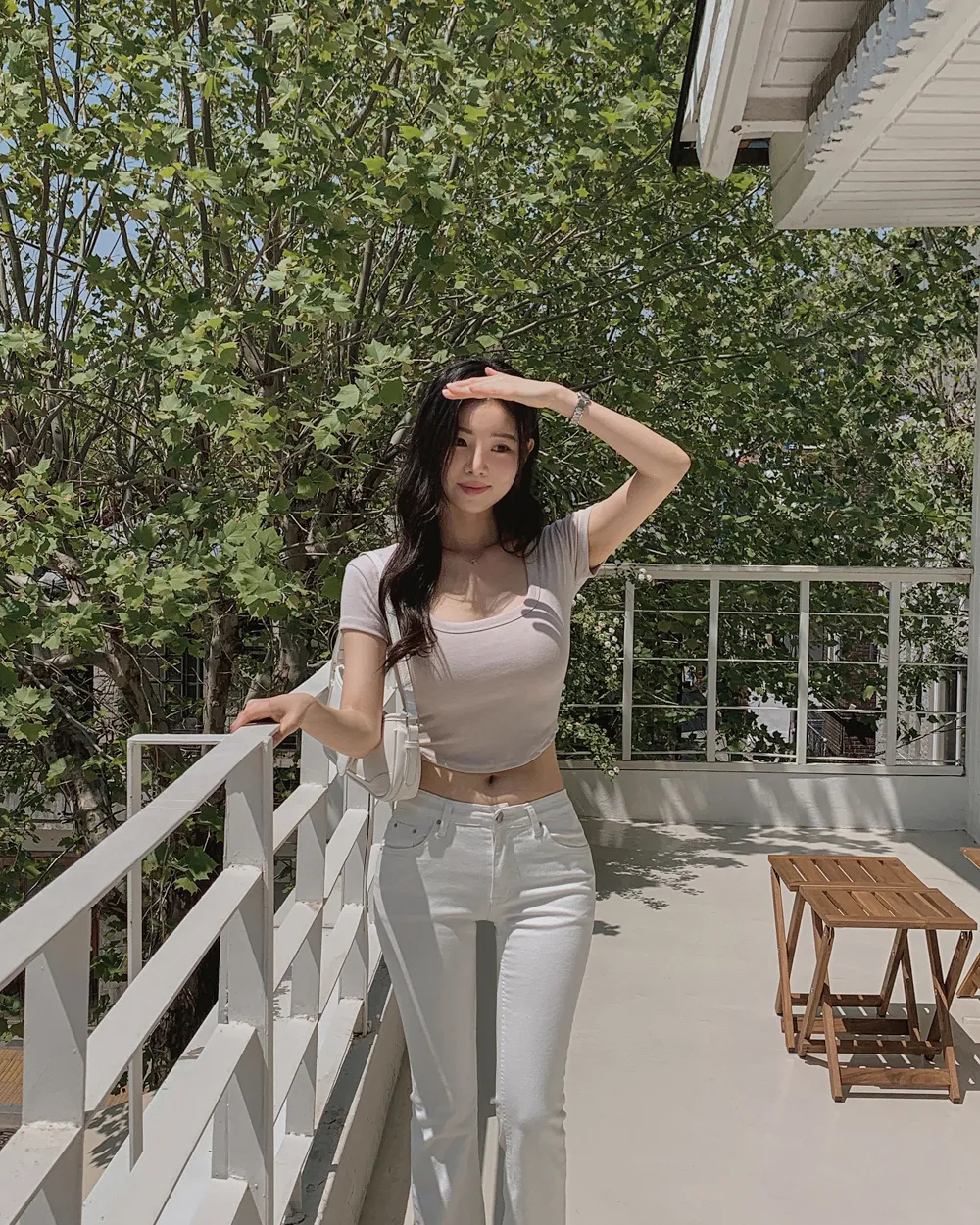 반팔 티셔츠 모델 착용 이미지-S1L67