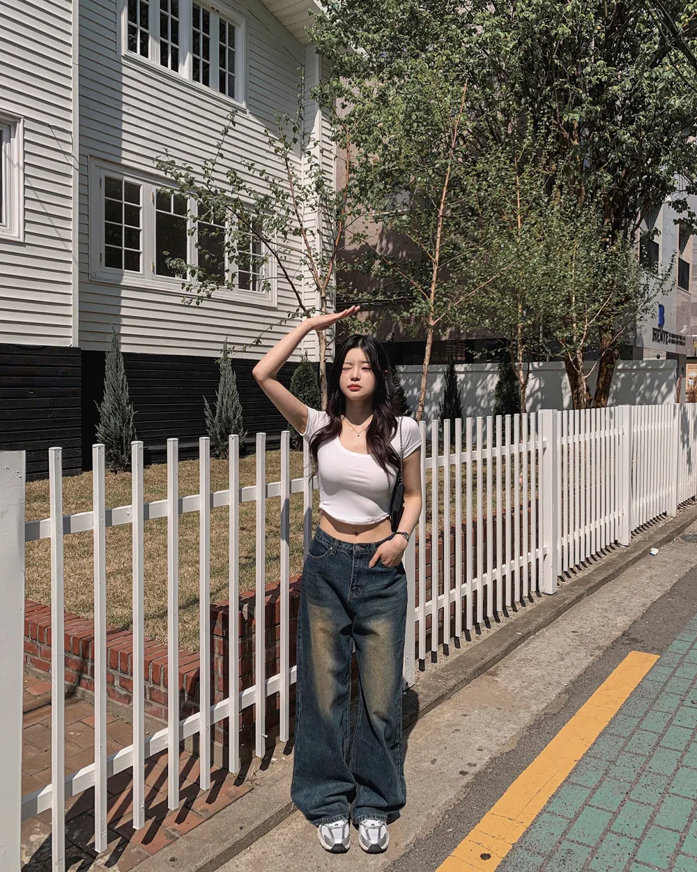 반팔 티셔츠 모델 착용 이미지-S1L38