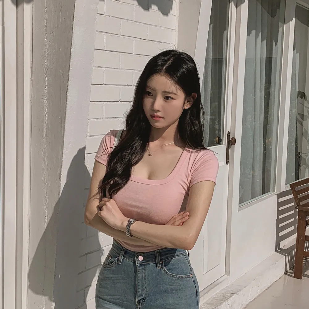 반팔 티셔츠 모델 착용 이미지-S1L58