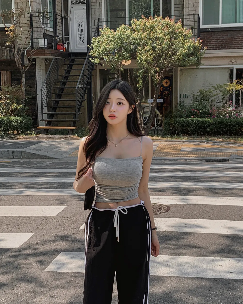 바지 모델 착용 이미지-S2L68