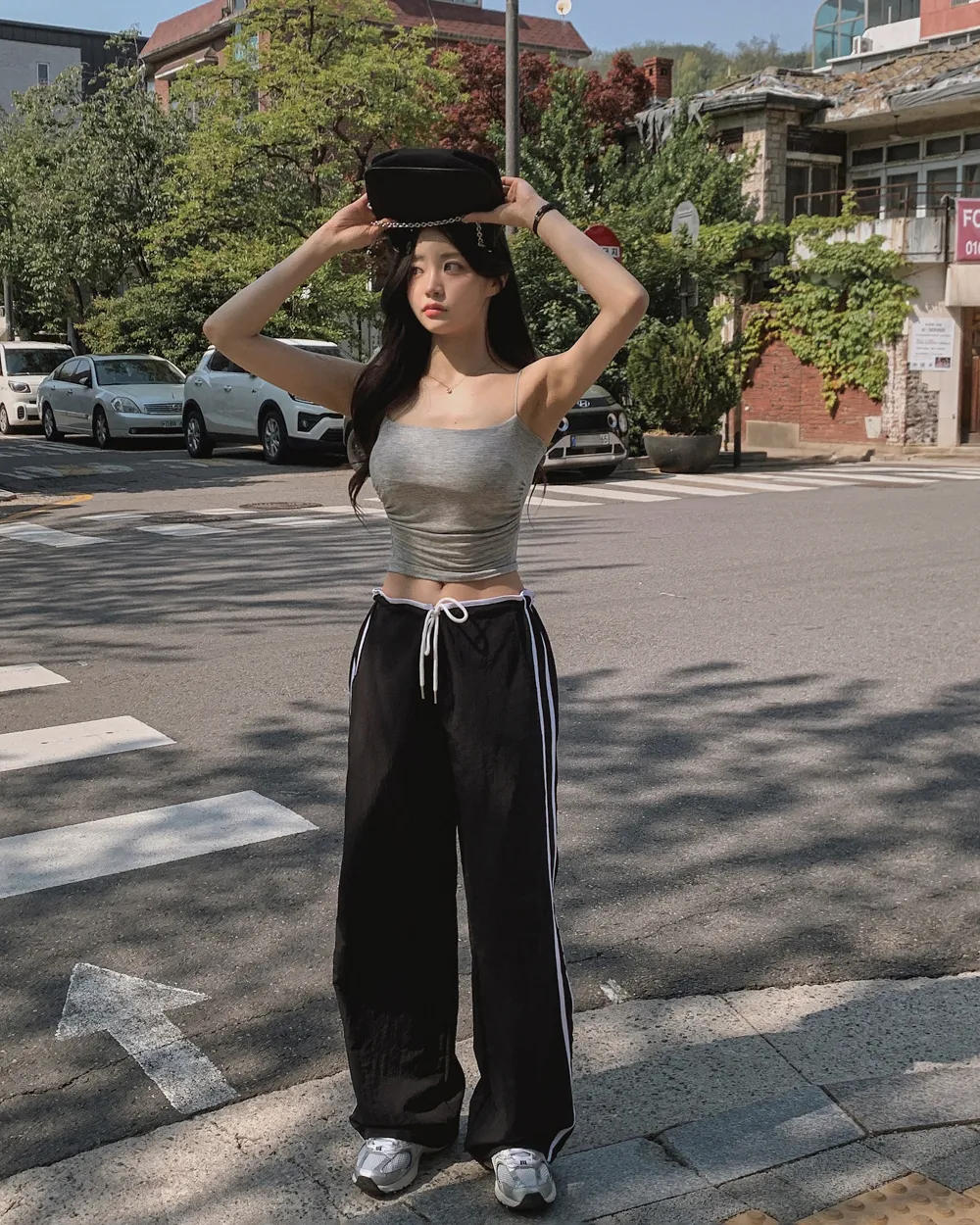 바지 모델 착용 이미지-S2L63
