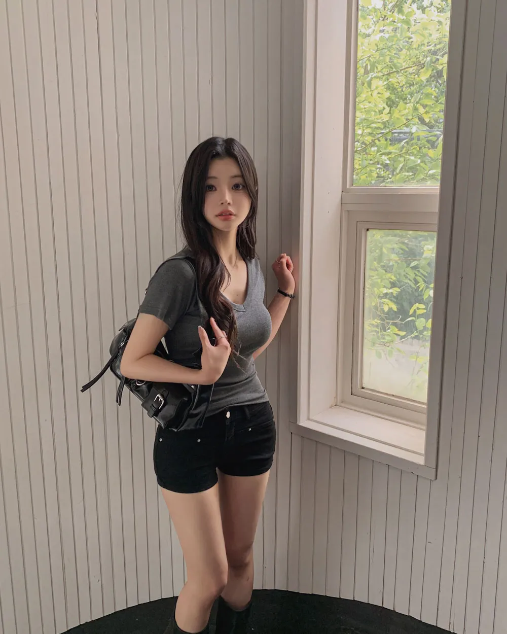 반팔 티셔츠 모델 착용 이미지-S1L114