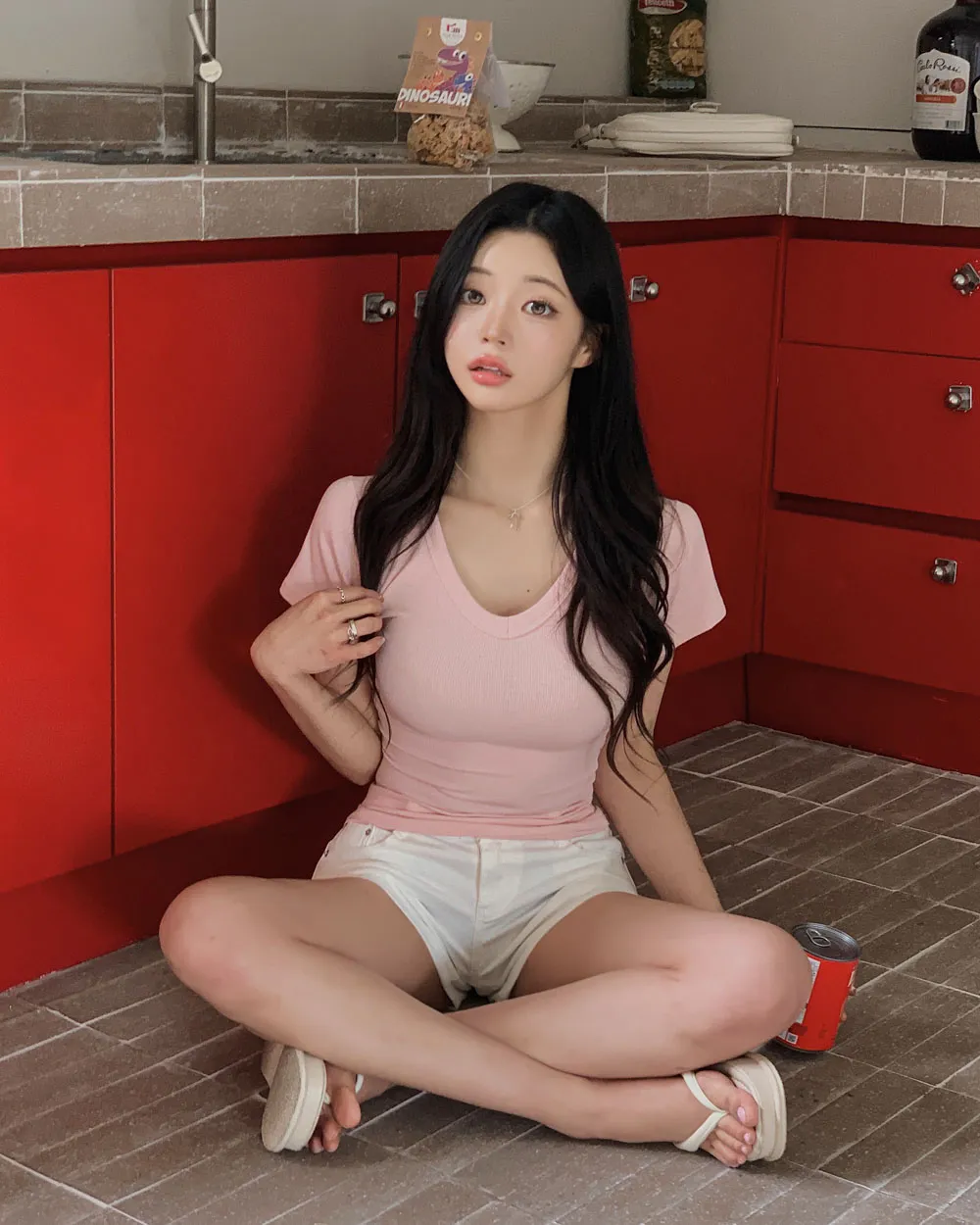 반팔 티셔츠 모델 착용 이미지-S1L56