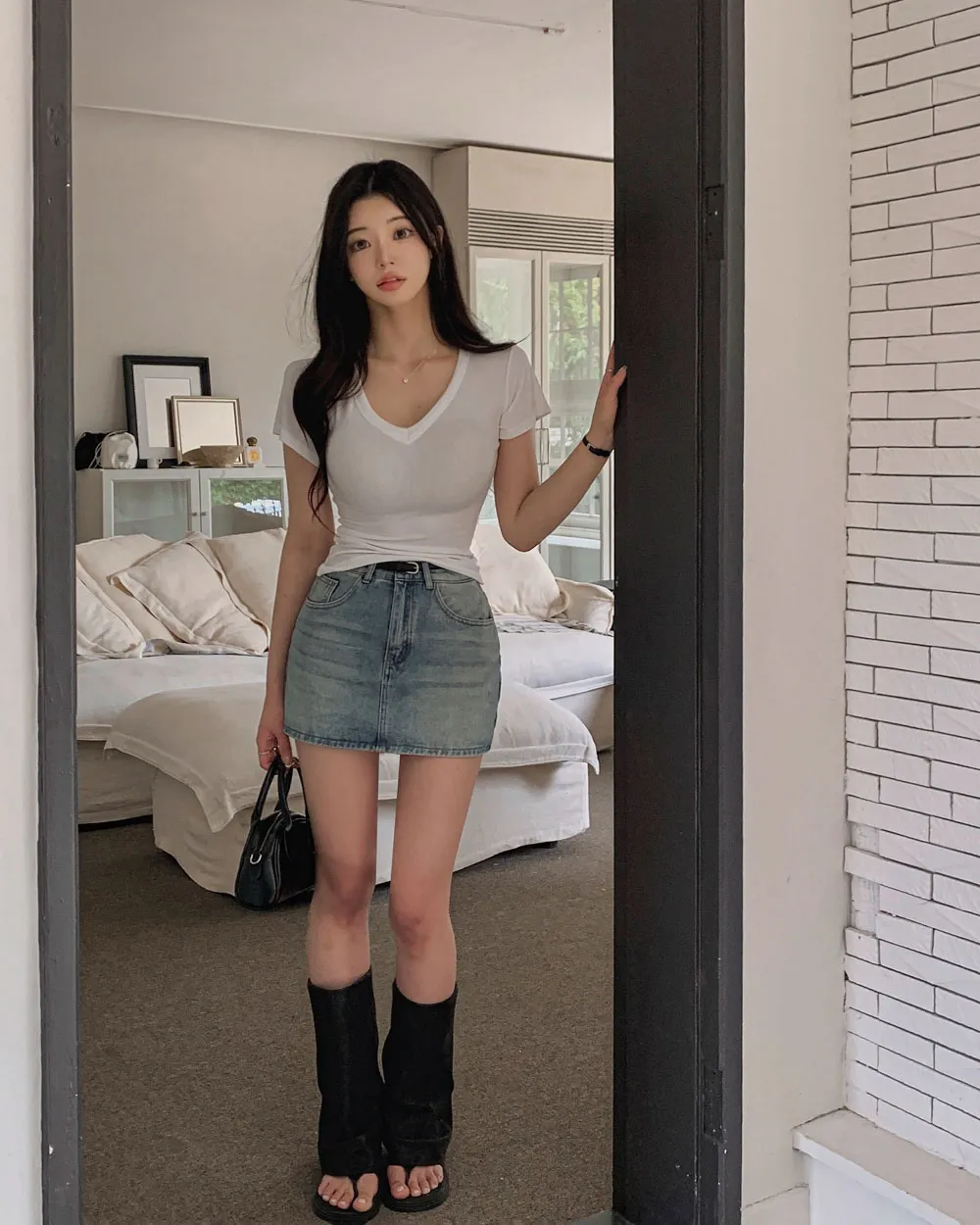 반팔 티셔츠 모델 착용 이미지-S1L44