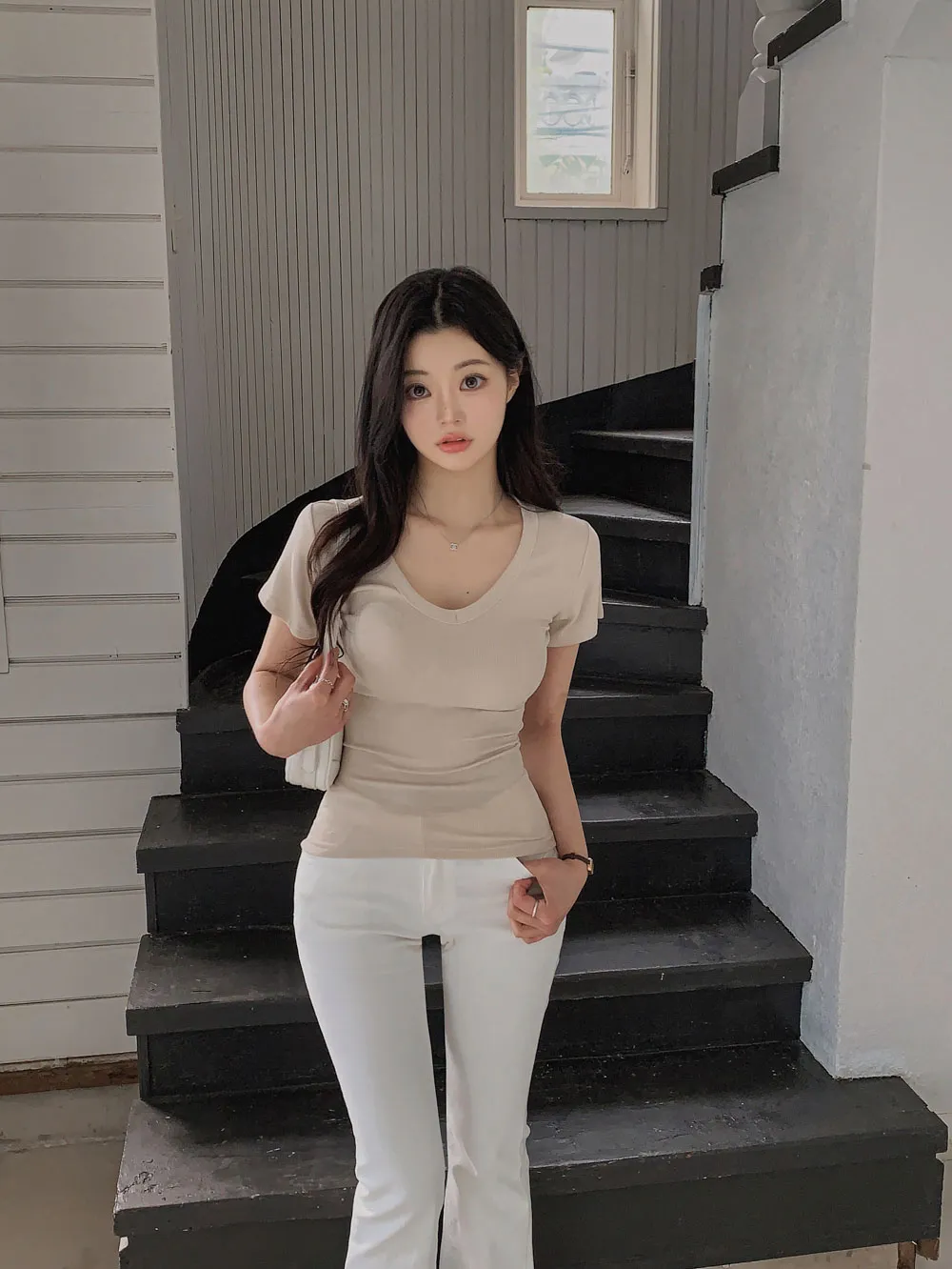 반팔 티셔츠 모델 착용 이미지-S1L85