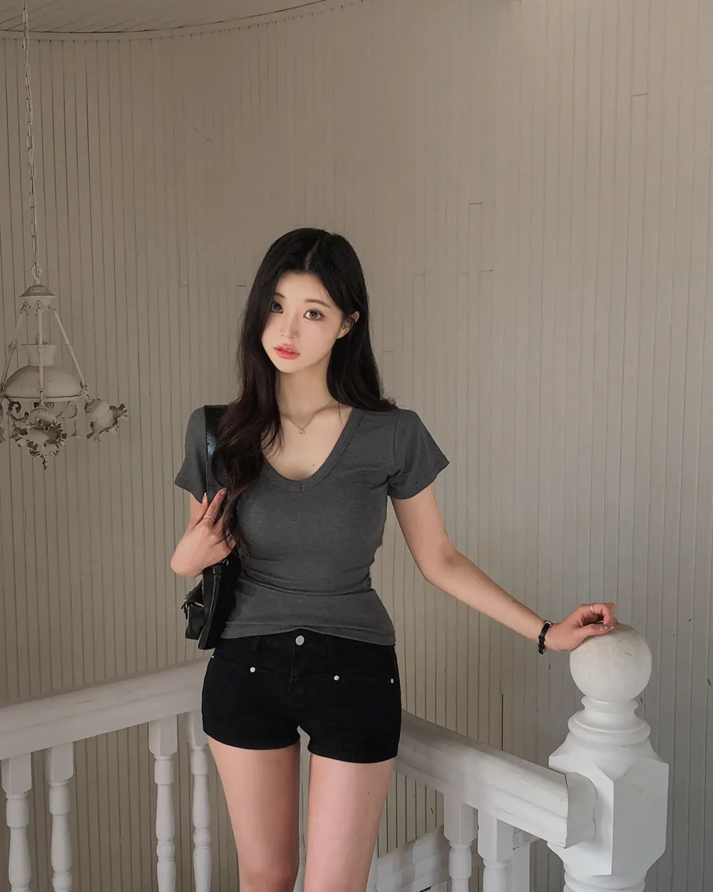반팔 티셔츠 모델 착용 이미지-S1L99