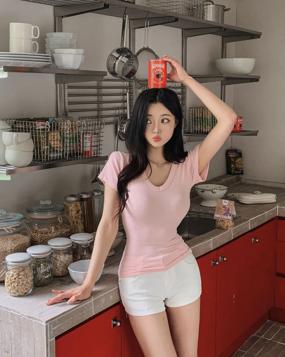 반팔 티셔츠 모델 착용 이미지-S1L64