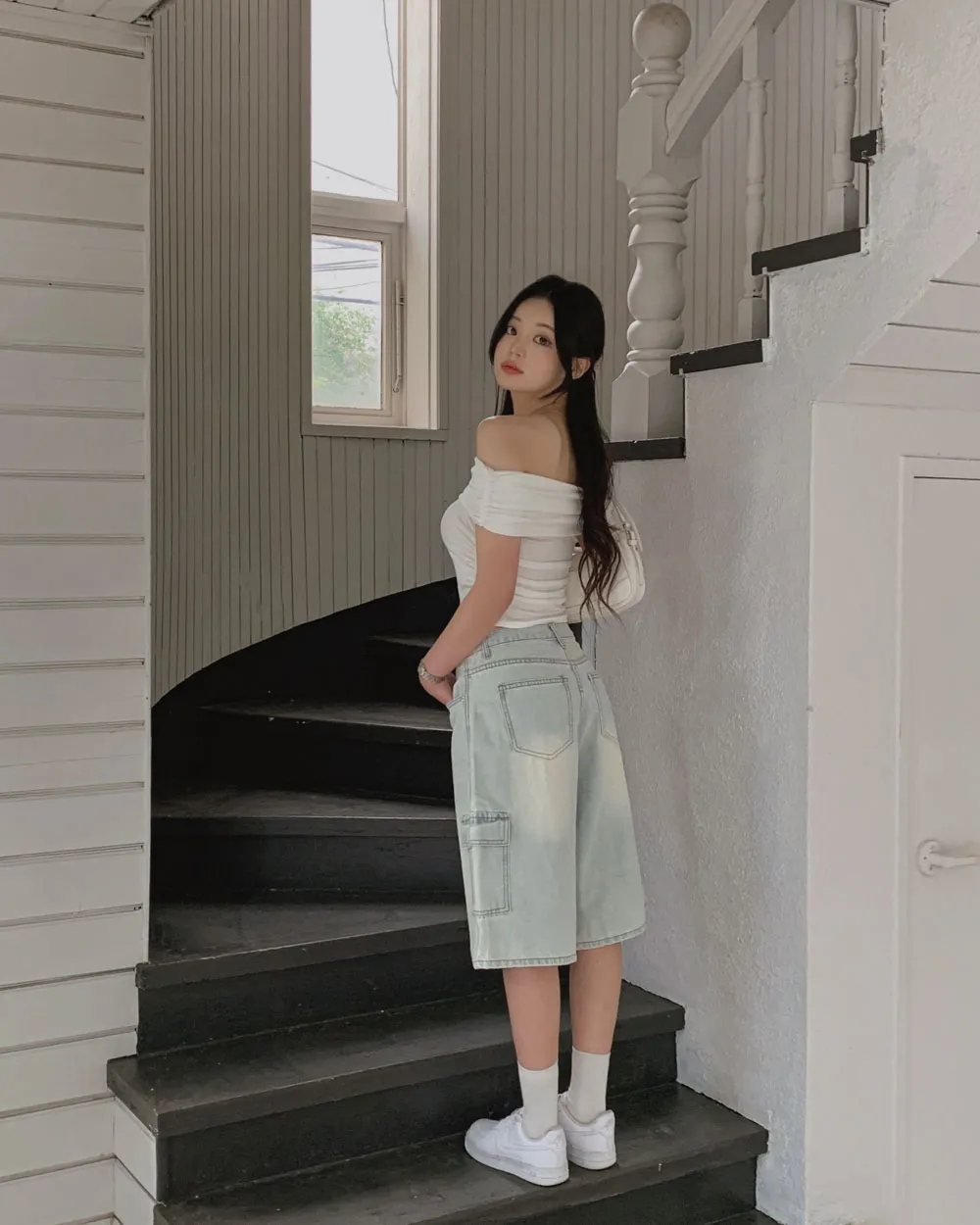 반바지 모델 착용 이미지-S1L54