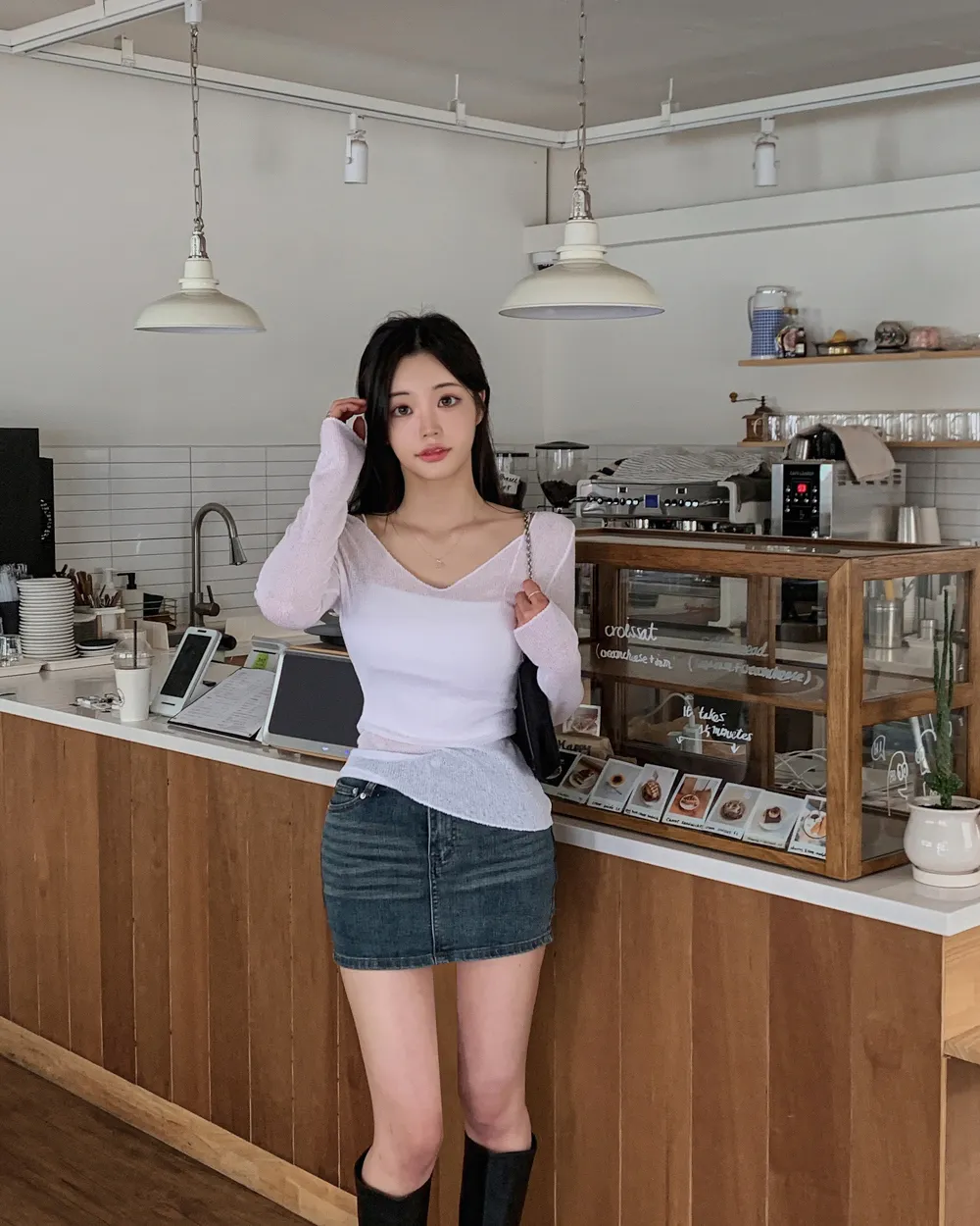 긴팔 티셔츠 모델 착용 이미지-S1L60
