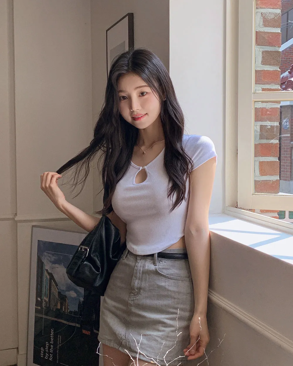 반팔 티셔츠 모델 착용 이미지-S1L85
